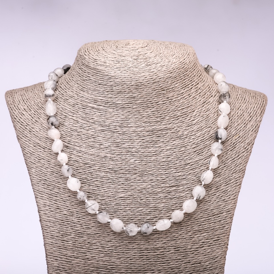 Naszyjnik z kwarcu włosistego, galwanowany, średnica 6–8 mm, długość 48 cm