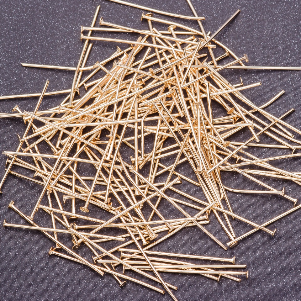 Szpilka jubilerska z główką, długość 26 mm, żółty metal, 0,5 kg