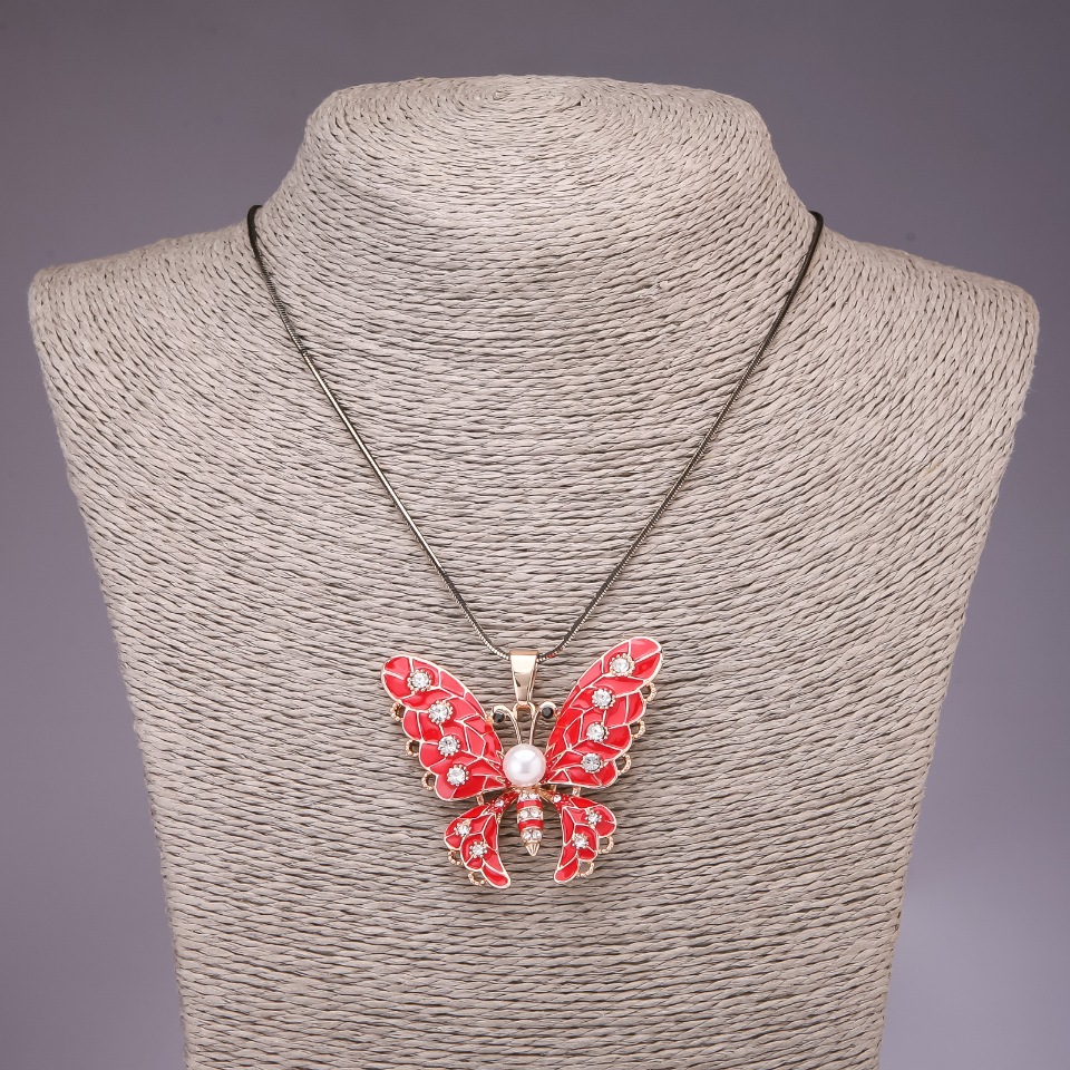 Wisiorek „Motyl” na długim łańcuszku, w odcieniu czarnego złota, średnica 44×50 mm, długość 85 cm