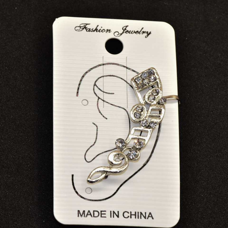 Kolczyk na ucho, długość 45 mm, biały metal