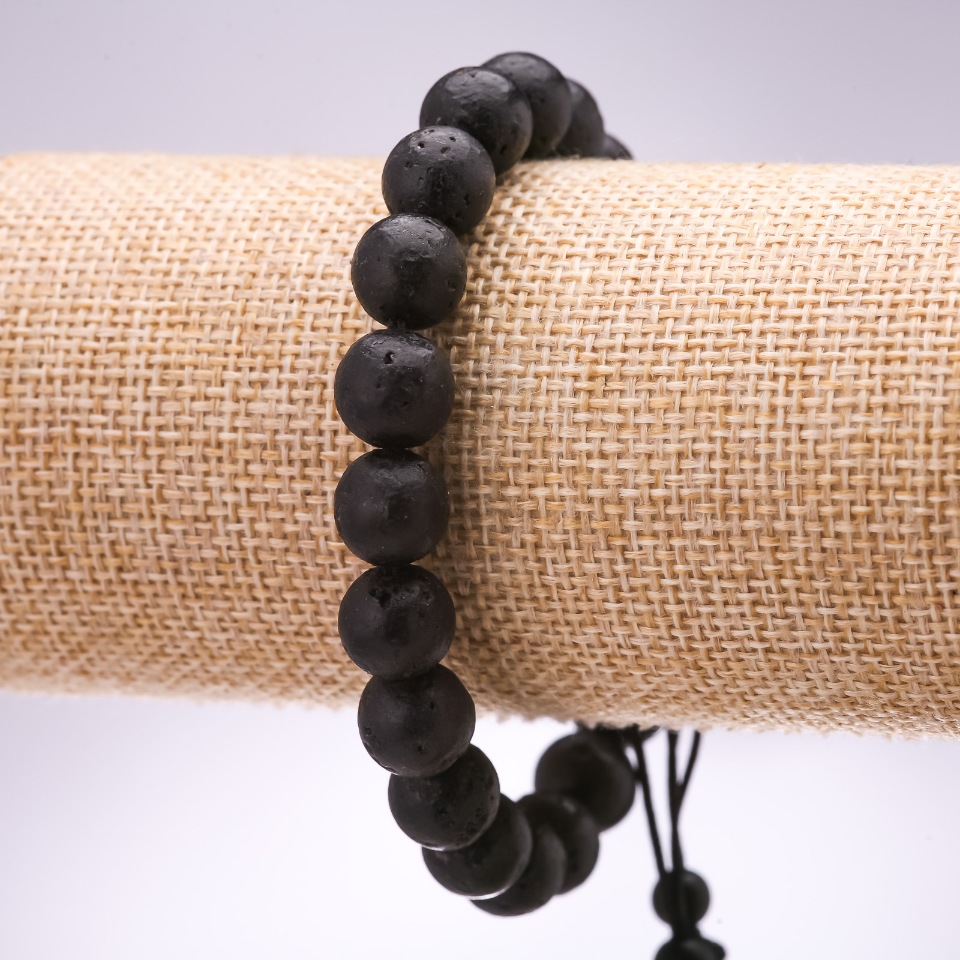 Bransoletka z lawy, średnica 10 mm, długość 18–24 cm, na ściągaczu