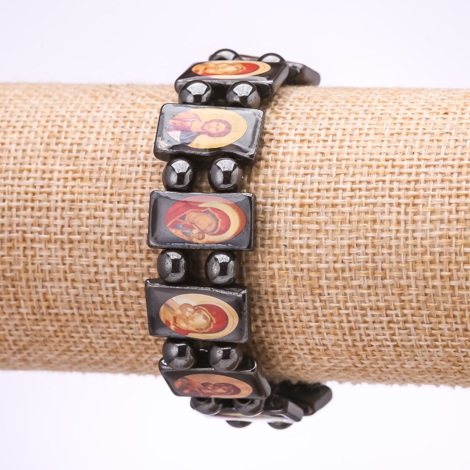 Bransoletka hematyt z ikonami «Matka Boża i Zbawiciel» na gumce o wymiarach 18×10 mm (z defektem)