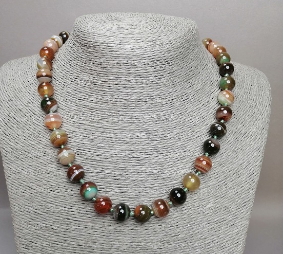 Naszyjnik z agatu, kuleczki gładkie, średnica 10 mm, długość 45 cm