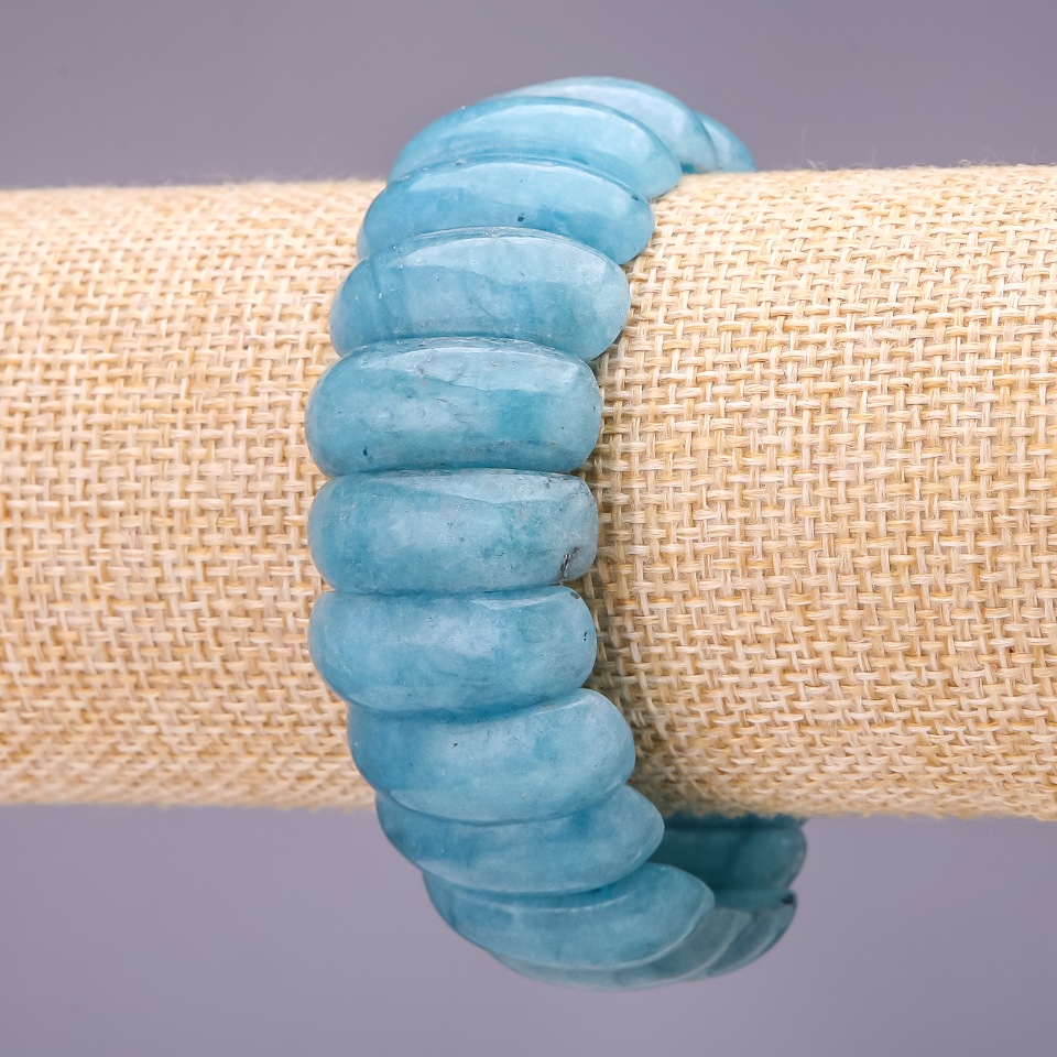 Bransoletka z akwamarynu na gumce elastycznej, 18 cm