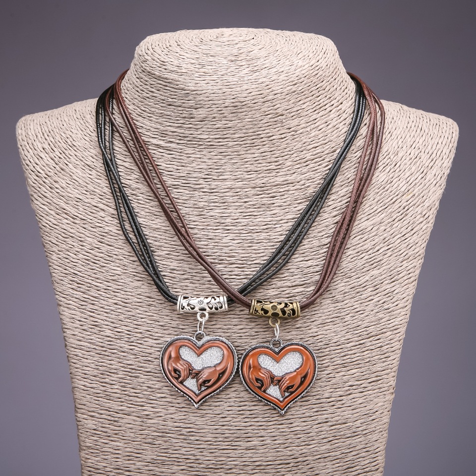 Wisiorek przyjaźni „Serca”, średnica 31×33 mm, długość 45–48 cm