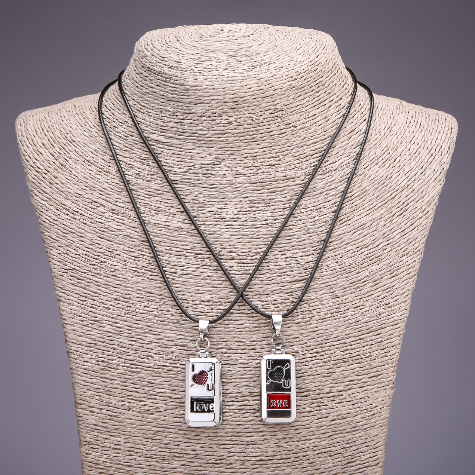 Wisiorek przyjaźni Serca, średnica 15×32 mm, długość 45–48 cm