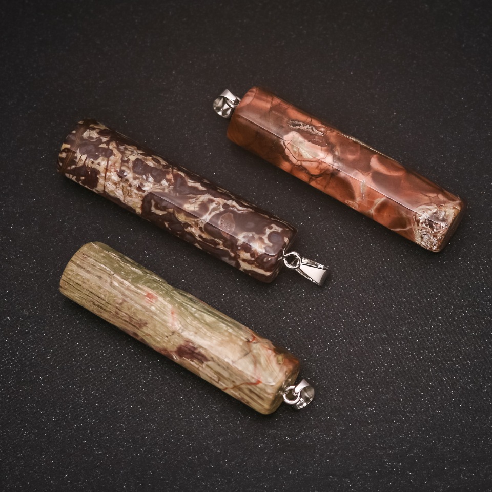 Wisiorek z naturalnego kamienia Jaspis Picasso 11×54 mm (±)