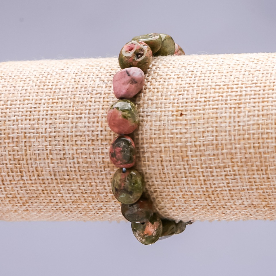 Bransoletka na gumce z heliotropu, 10×12 mm