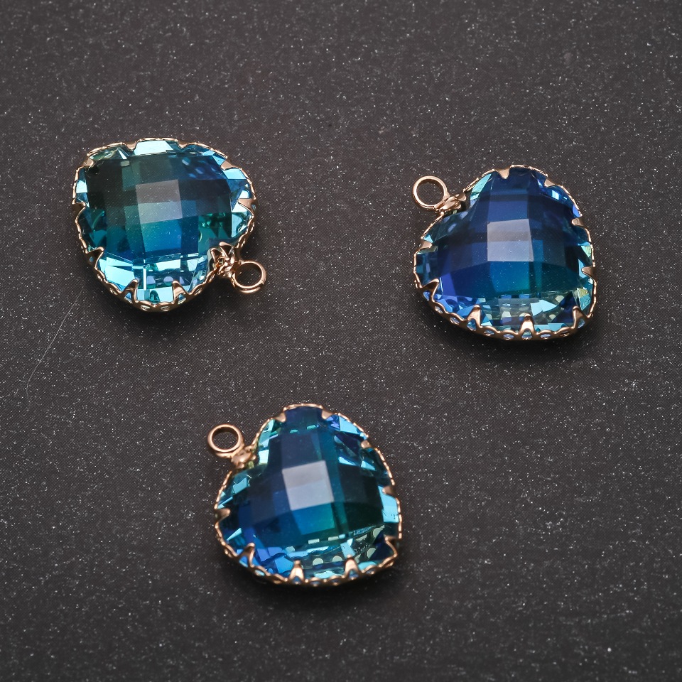 Wisiorek „Serce” kolor niebiesko-żółty, złota oprawa 16×20 mm