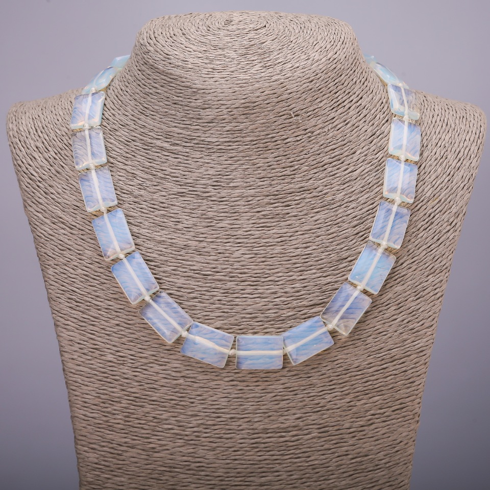 Naszyjnik z kamieniem księżycowym w prostokątnym kształcie, 13×18 mm (±), długość 45 cm