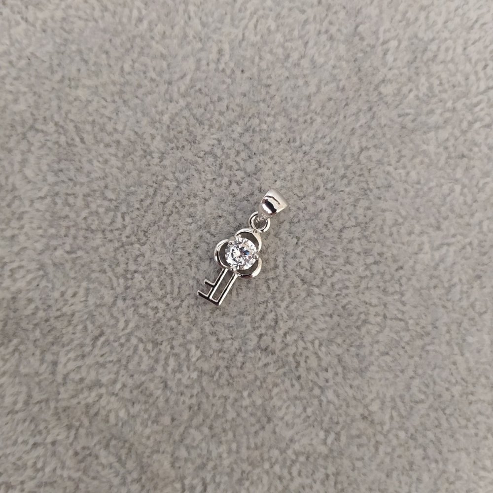 Wisiorek z kryształem, średnica 8×17 mm