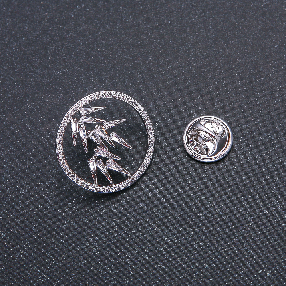 Broszka Xuping rodowana rhodium z białymi kryształkami 22 mm +