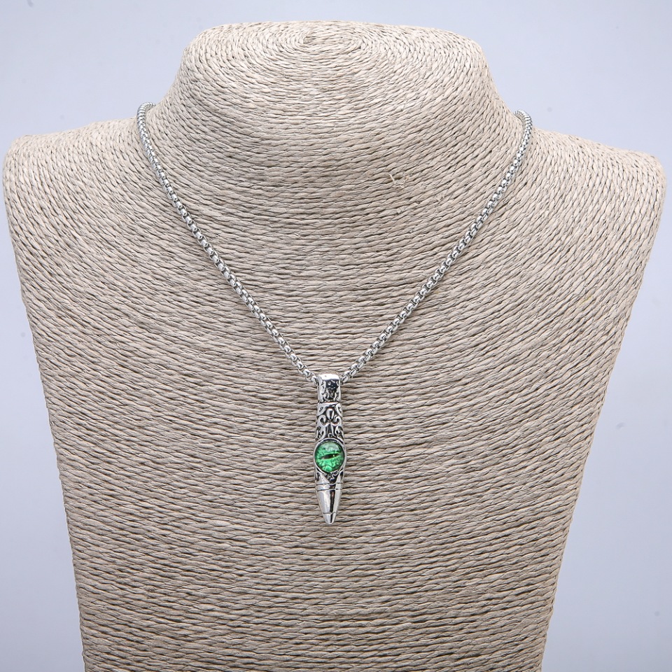 Wisiorek „Kula Oka Smoka” 45×10 mm na łańcuszku, długość 70 cm ± metal w kolorze srebra