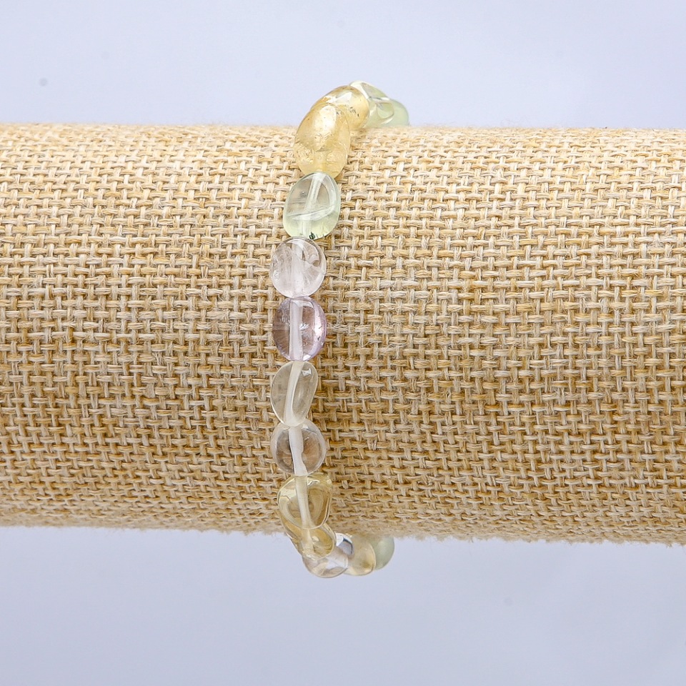 Bransoletka na gumce z asortymentem kamieni galetowych