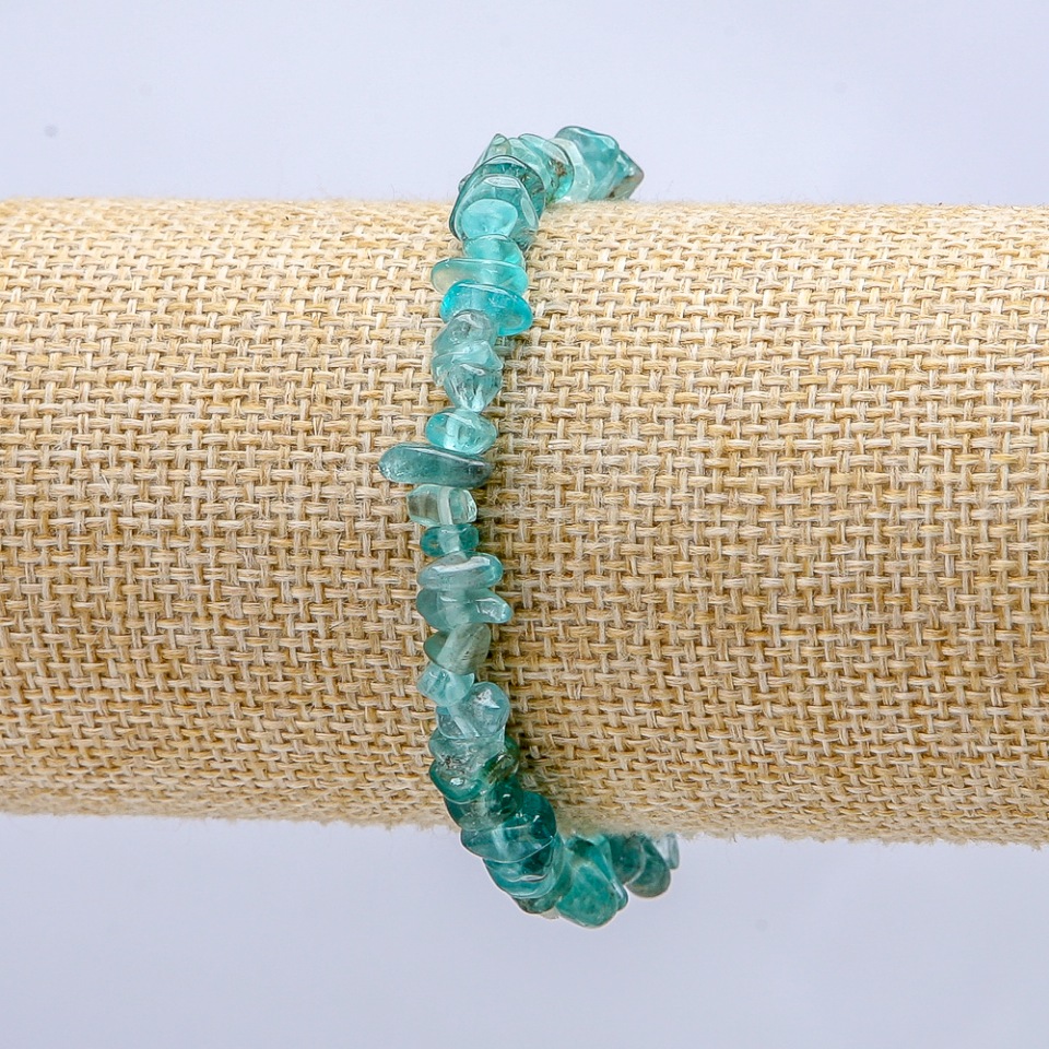 Bransoletka na gumce z tonowanym kryształem, drobinki, średnica 7×3 mm+