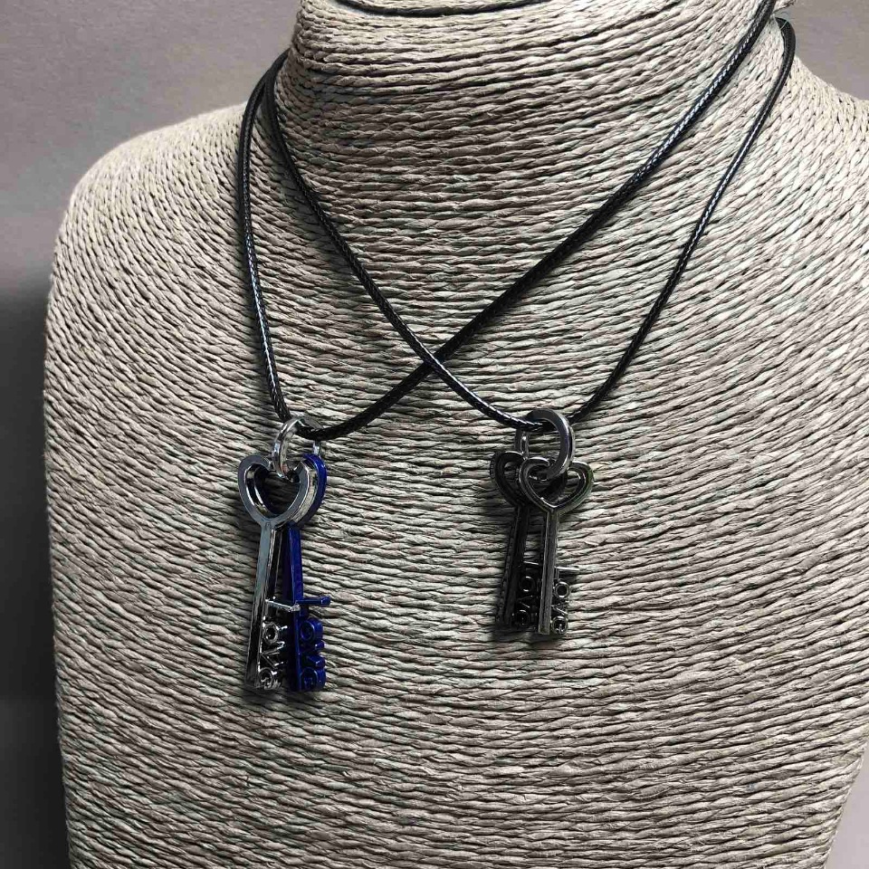 Wisiorki pary Klucze 40x15 mm, długość 45-50 cm