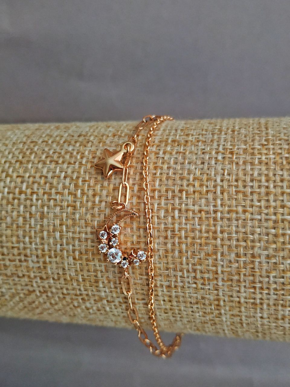 Bransoletka Xuping z pozłotą 18K i białymi kryształami, długość 16–18 cm, grubość 3 mm +