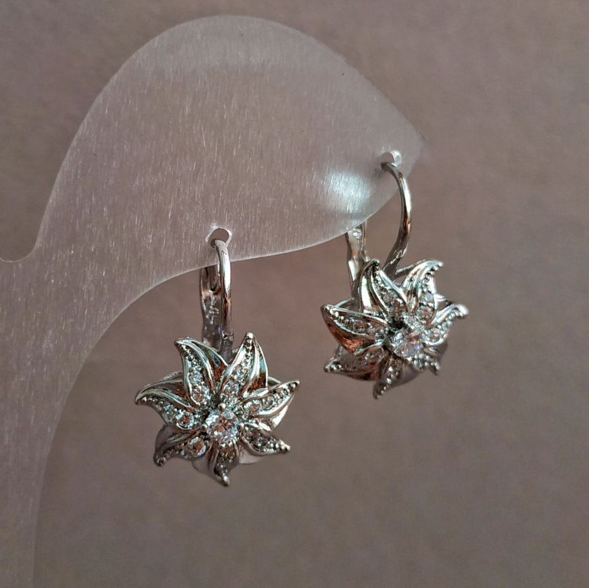 Kolczyki Xuping rodowane z białymi strassami, średnica 20×15 mm +