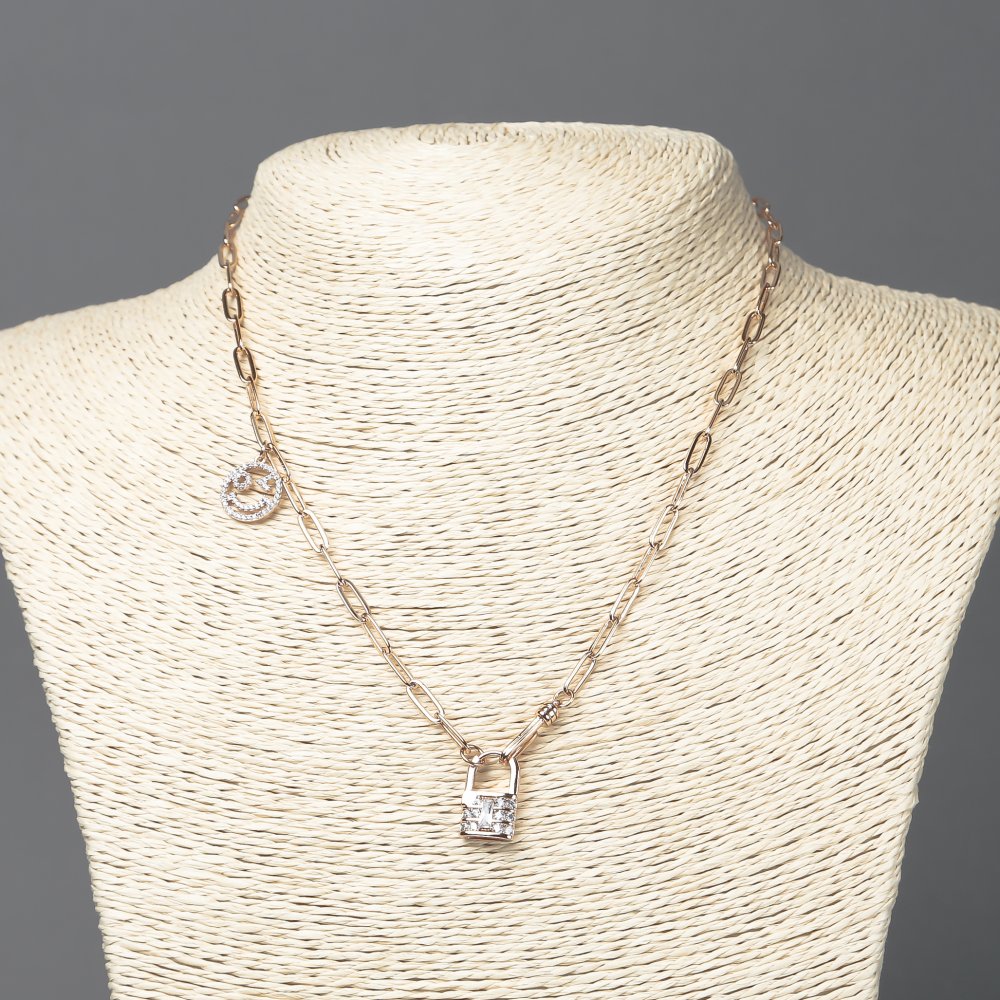 Łańcuszek Xuping pozłacany 18K z wisiorkami z białymi kryształami, grubość 3,5 mm, długość 43–48 cm