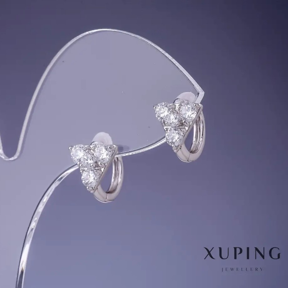 Kolczyki Xuping w kształcie trójkąta z białymi kryształami 11×9 mm rhodiowane