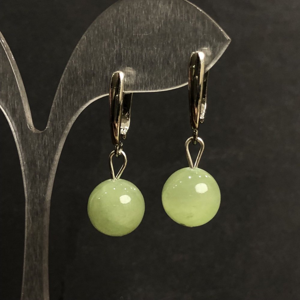 Kolczyki z onyksu, średnica 12 mm, długość 35 mm, srebrzysty metal