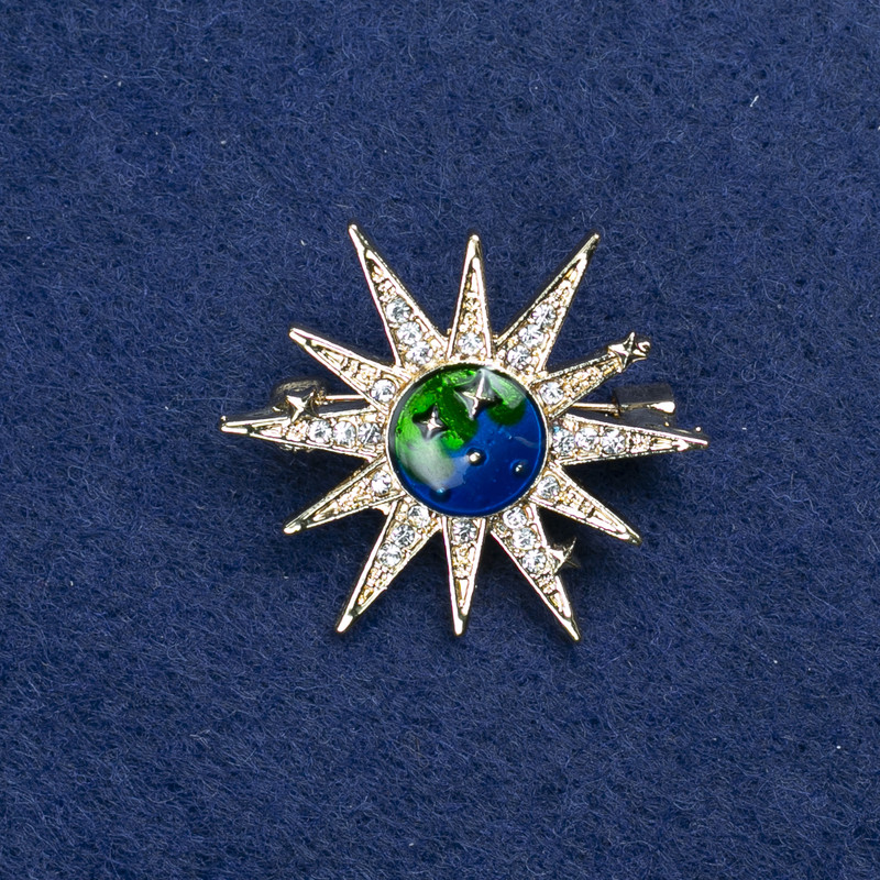 Broszka Gwiazda z złotego metalu, emalii i kryształów 32 mm +