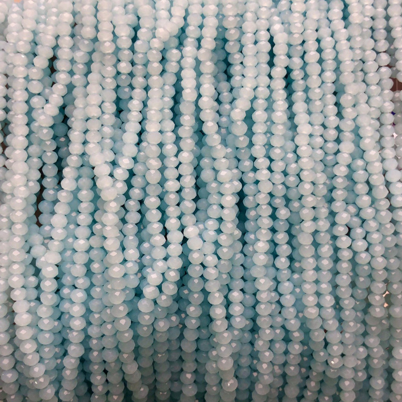 Koraliki z czeskiego kryształu na nici, blade fiołkowe, matowe, fasetowane rondelki, średnica około 3×2,5 mm, długość 36–38 cm