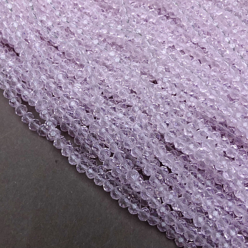 Koraliki z czeskiego kryształu, na żyłce, delikatnie różowe, przezroczyste, fasetowane rondelki, średnica około 3,5×3 mm, długość 36–38 cm