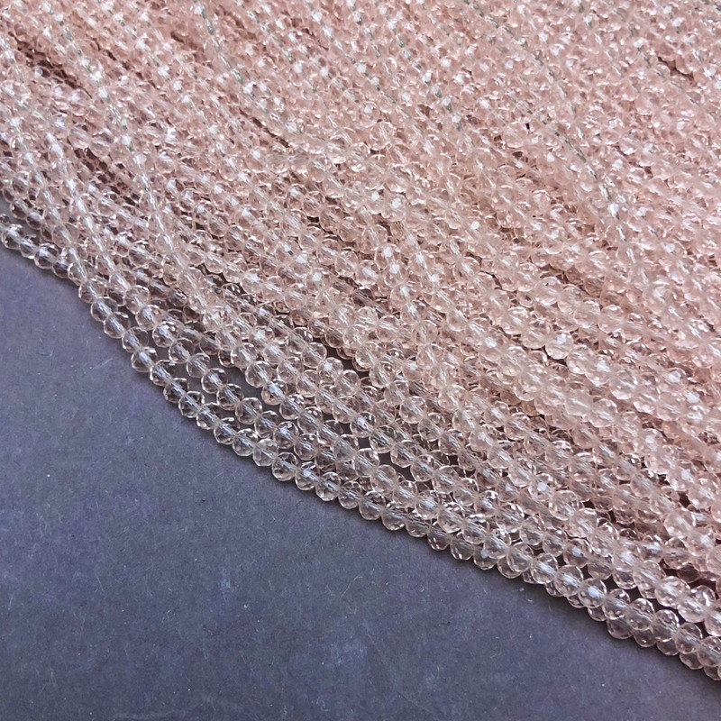 Koraliki czeskie kryształy na żyłce, jasnoróżowe, przejrzyste, fasetowany rondel, średnica 3,5×3 mm, długość 36–38 cm +