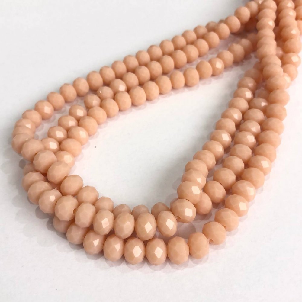 Koraliki z czeskiego kryształu na nitce – pudrowe, matowe, fasetowany rondel, średnica 8×6 mm, długość 40–42 cm +