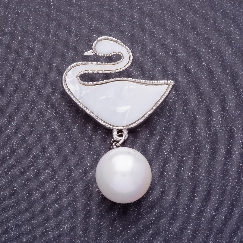 Broszka „Łabędź” w kolorze metalu: srebro