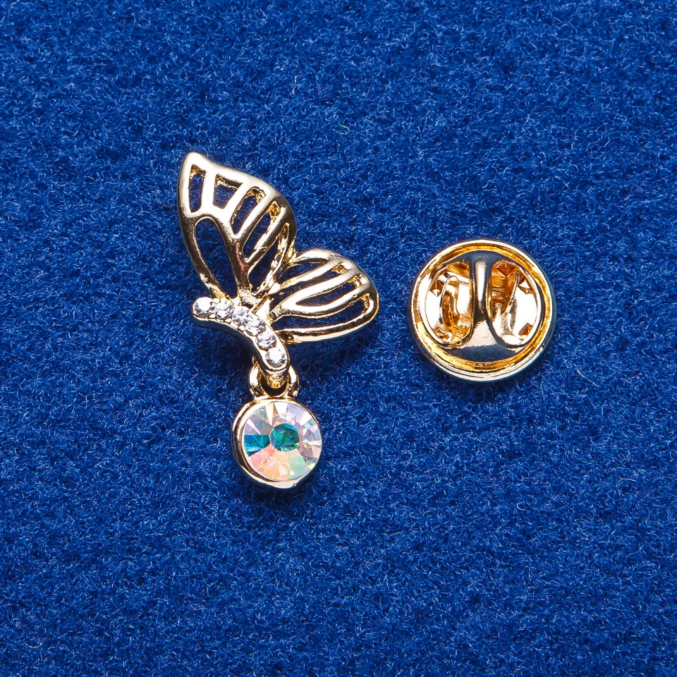 Broszka na szpilce „Motyl” metal złocisty 2,7×1,6 cm