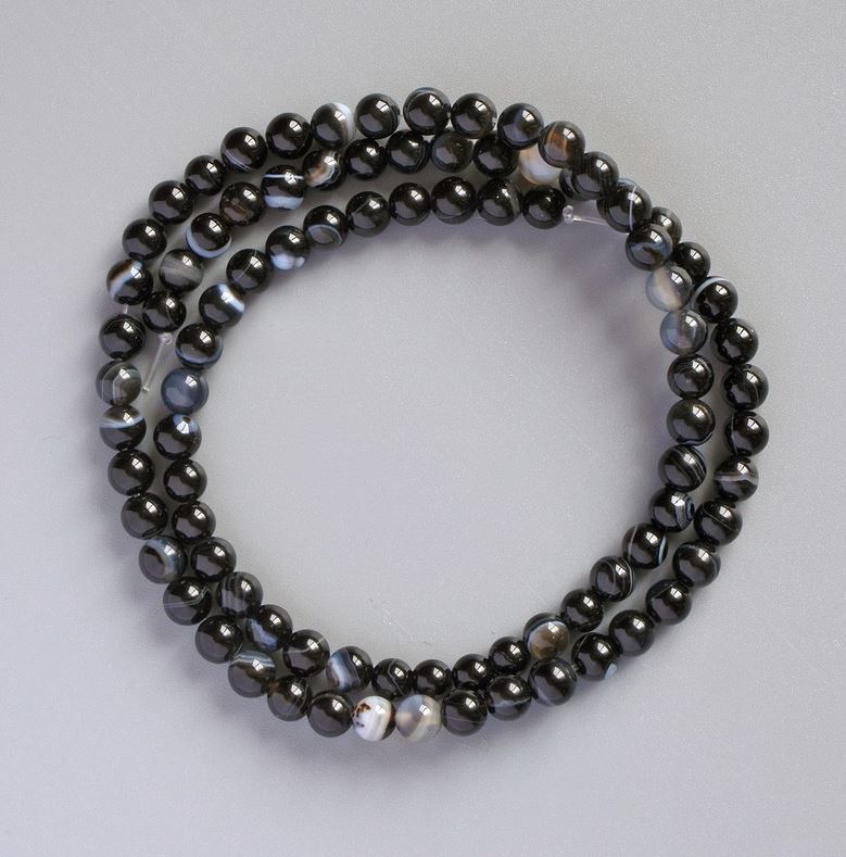 Koraliki z agatu oczkowego, gładkie, 4–4,5 mm, długość 39 cm na żyłce