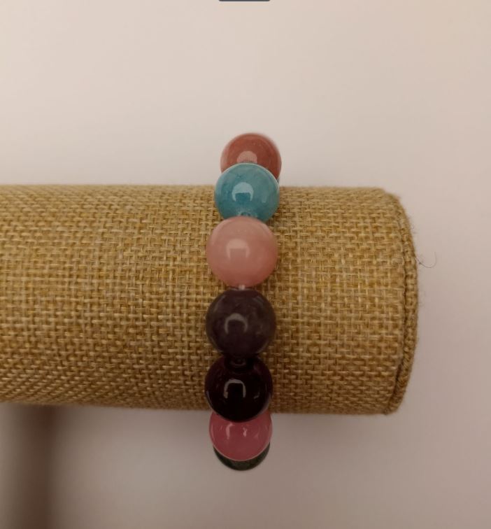 Bransoletka na gumce z barwionego kwarcu «Assorti»