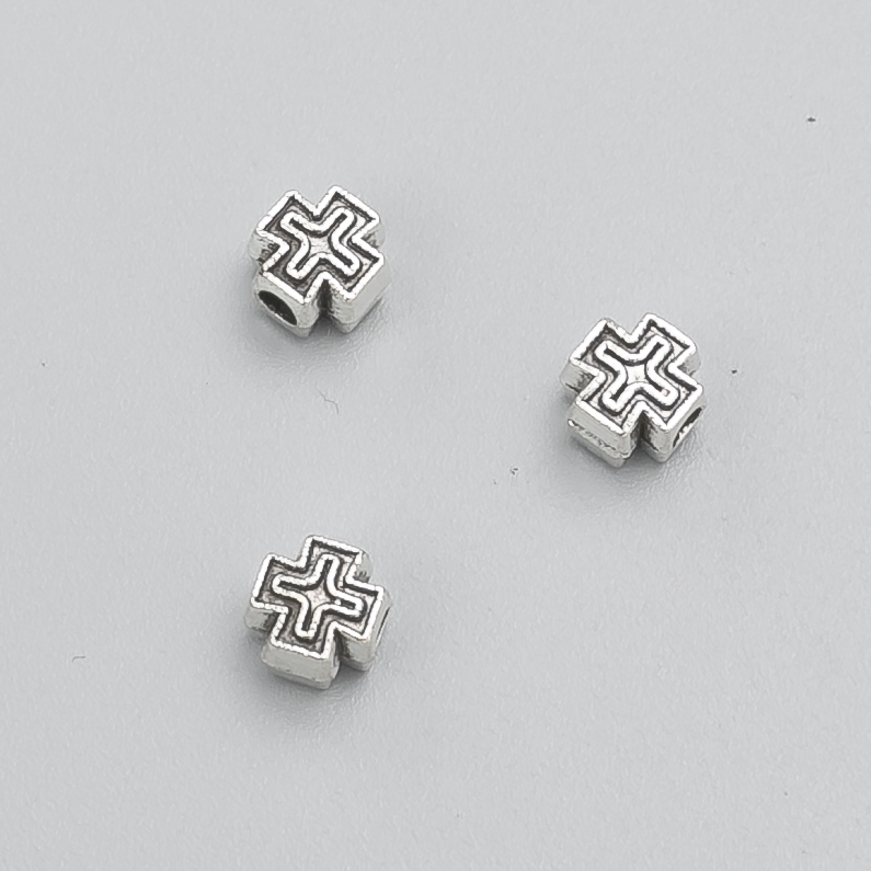 Koralik-wstawka w formie krzyża, średnica 5, 5×5, 5×4 mm, średnica otworu 1,9 mm, +/- opakowanie 20 g, 45 szt., kolor metalu «srebro»