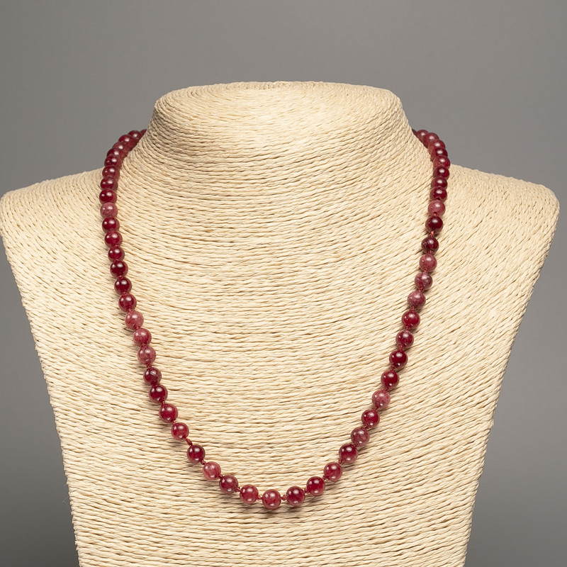 Naszyjnik „Karneol” z gładkimi kulkami, średnica 6 mm, długość 50 cm ±, z białego nefrytu (syntetycznie barwiony)