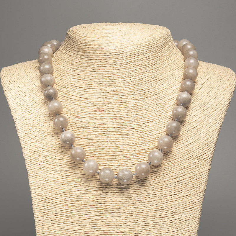 Naszyjnik labradoryt z gładkimi kulkami, średnica 12 mm, długość 50 cm, z białego nefrytu (syntetycznie barwiony)