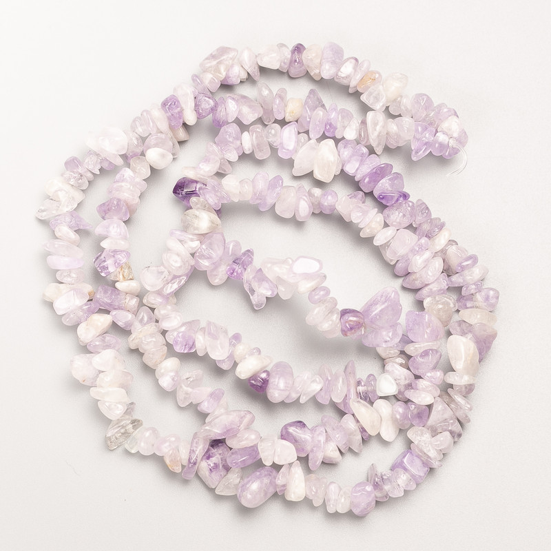 Koraliki z ametystu, naturalny kamień, drobiny na żyłce, średnica 8×3 mm ±, długość 80 cm