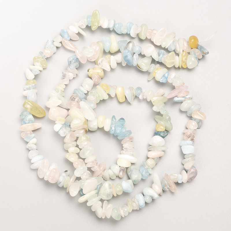 Koraliki morganitu z naturalnego kamienia, drobiny na nitce, średnica 9×3 mm ±, długość 80 cm ±