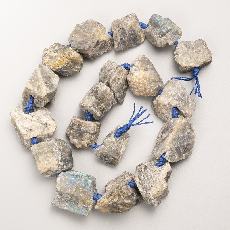 Koraliki z labradorytu, nieobrobiony naturalny kamień, na nitkę, Ø 20×25 mm ±, długość 41 cm ±