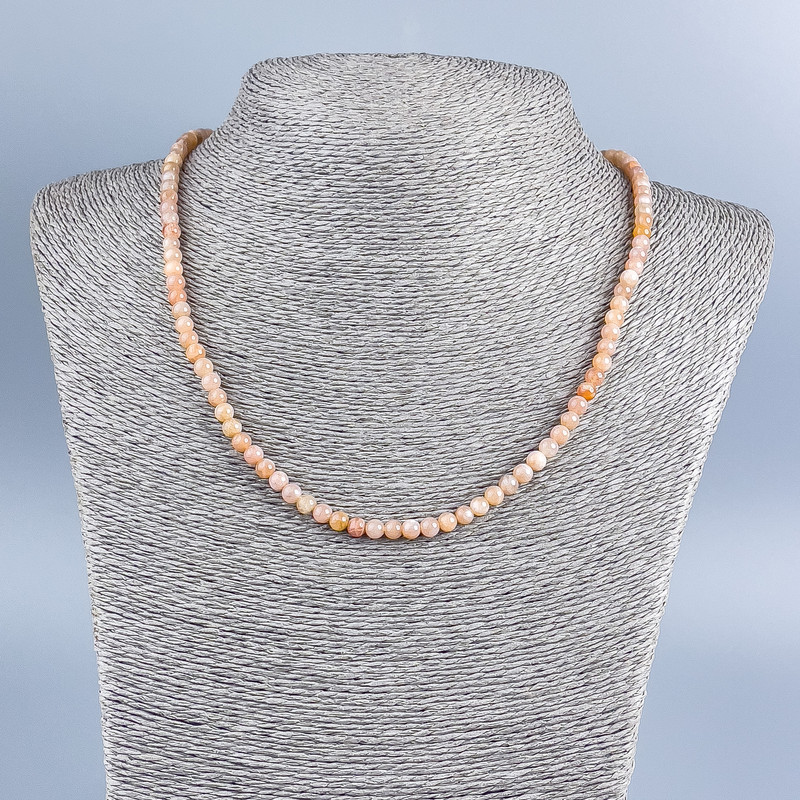 Naszyjnik z naturalnego kamienia Selenit gładka kulka, średnica 4–5 mm, długość 48 cm +