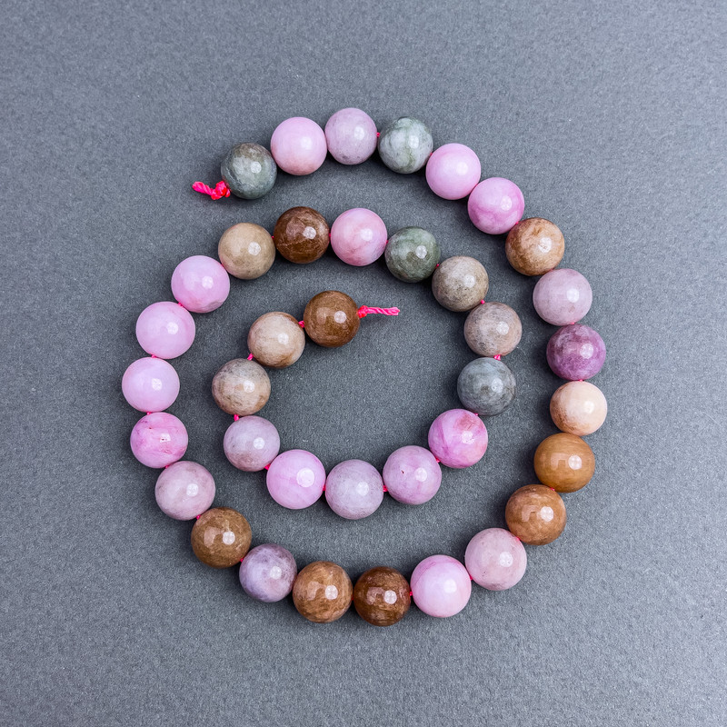 Koraliki jadeitu kolorowego, gładka kuleczka, średnica 10 mm ±, na nitce, długość 38 cm+