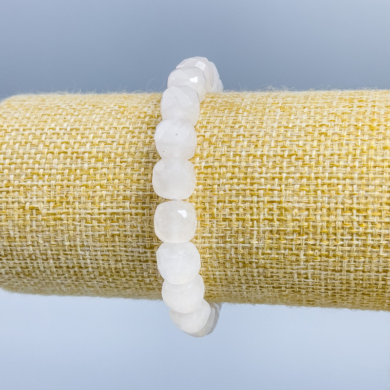 Bransoletka z kryształu górskiego, fasetowana kostka, średnica 9×9 mm, długość 18 cm (rozciągana)