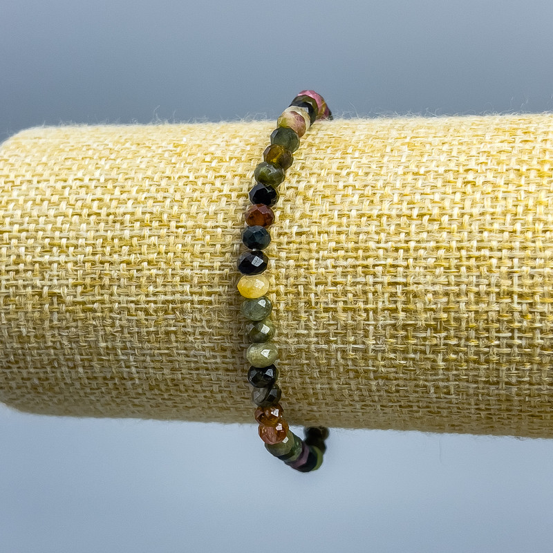 Bransoletka z naturalnego turmalinu, fasetowane rondele o średnicy 5×3 mm, długość 18 cm (rozciągana)