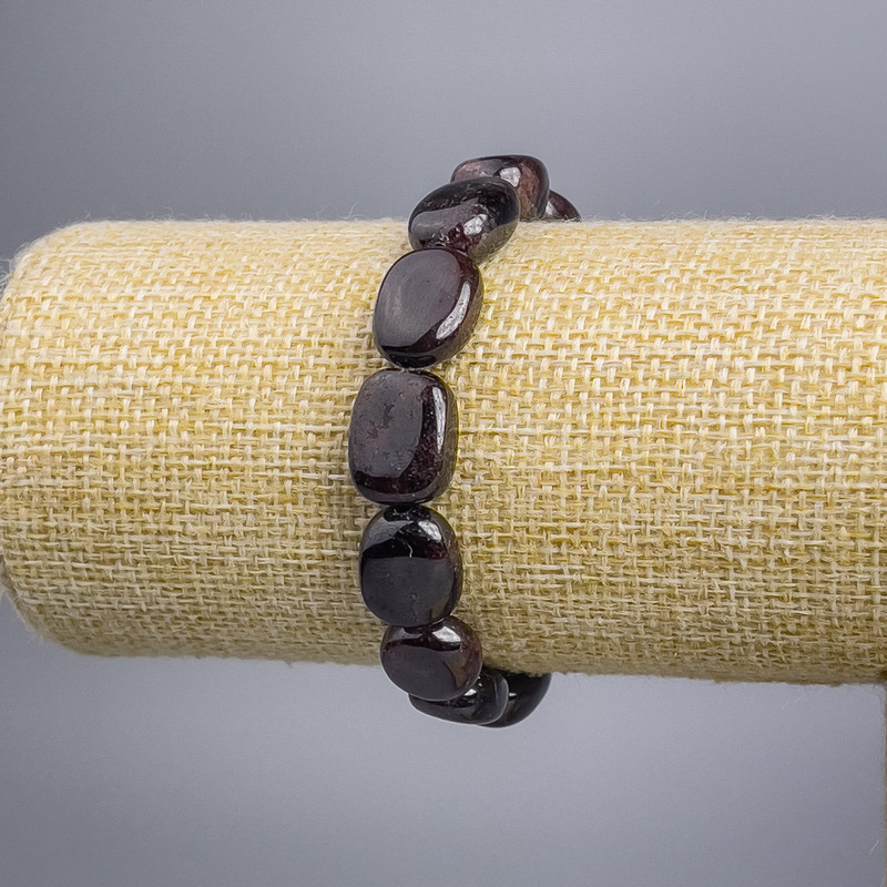 Bransoletka z naturalnego granatu fasetowanego, średnica 11×15 mm, długość 18 cm, elastyczna