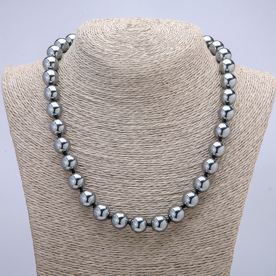 Naszyjnik z terahercu, gładkie kule, średnica 12 mm, długość 45 cm +