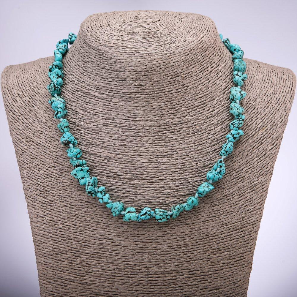 Naszyjnik "Turkus" z howlit fasetowany, średnica około 10 mm, długość 45 cm