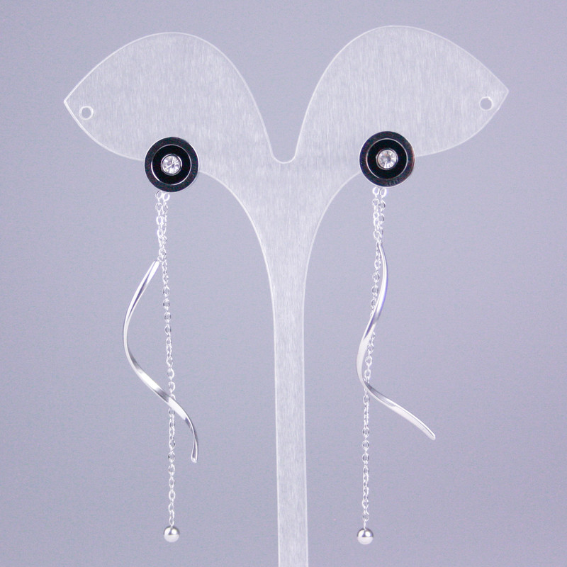 Kolczyki wkrętki Xuping z rhodiowym pokryciem i czarną emalią, kolko, średnica około 10 mm, z białymi kamieniami i łańcuszkami, długość około 7 cm