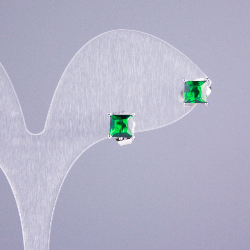 Kolczyki sztyfty Xuping z rodowym pokryciem i zielonym kamieniem, o kształcie kwadratu 5×5 mm, długość 16 mm