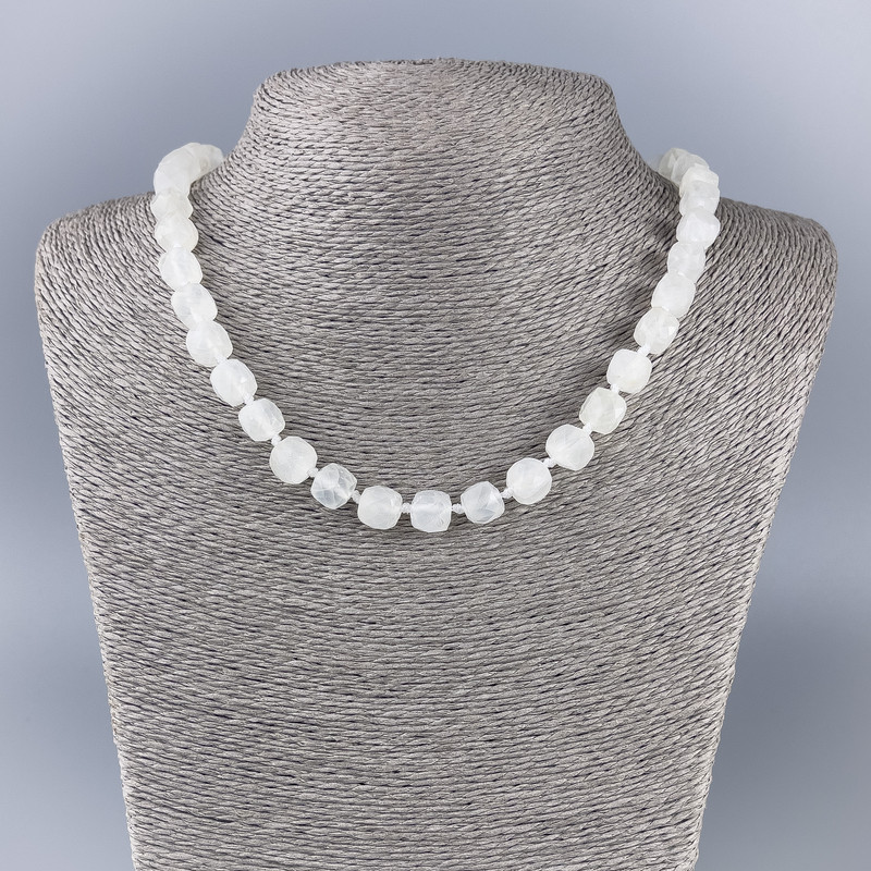 Naszyjnik z kryształu górskiego, naturalny kamień, szlifowany sześcian, o wymiarze 9×9 mm ±, długość 50 cm ±